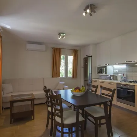 Yannis Nest Apartamento Lákka